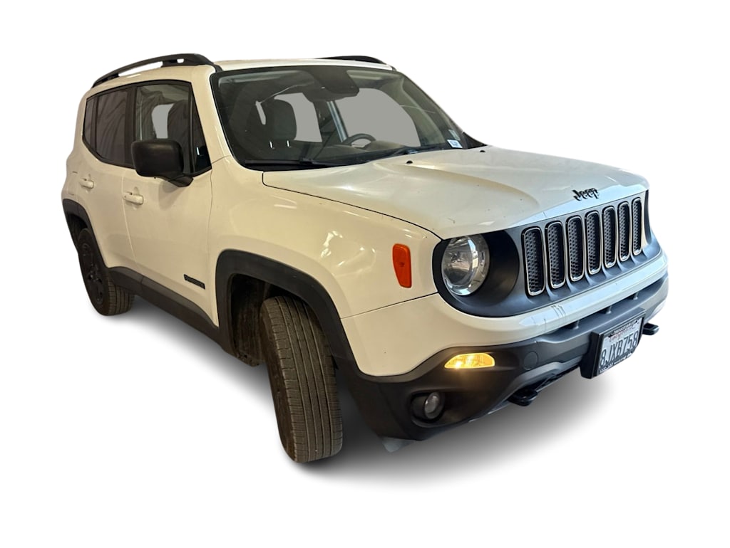 Thumbnail: 2018 Jeep Renegade - 16