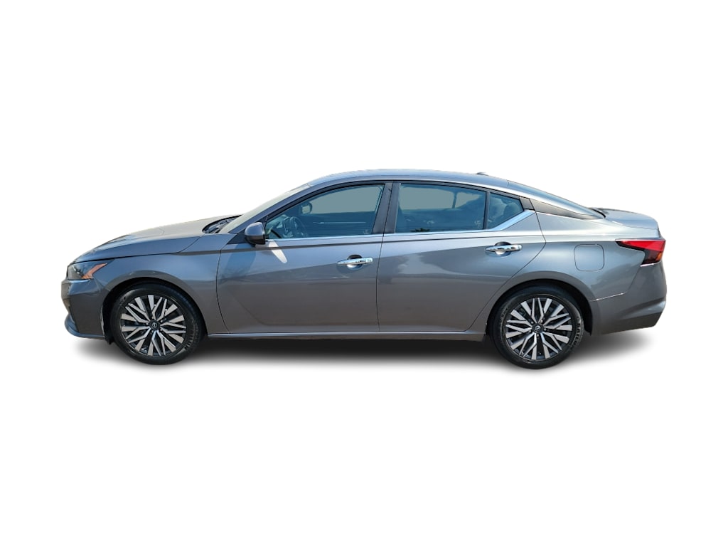 Thumbnail: 2023 Nissan Altima - 3