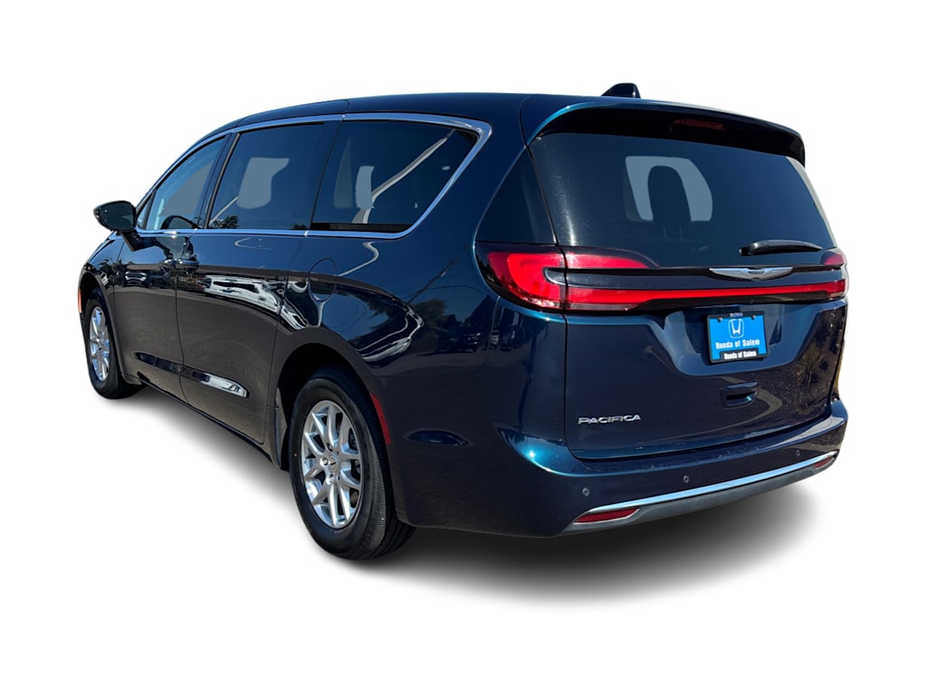 Thumbnail: 2024 Chrysler Pacifica - 3