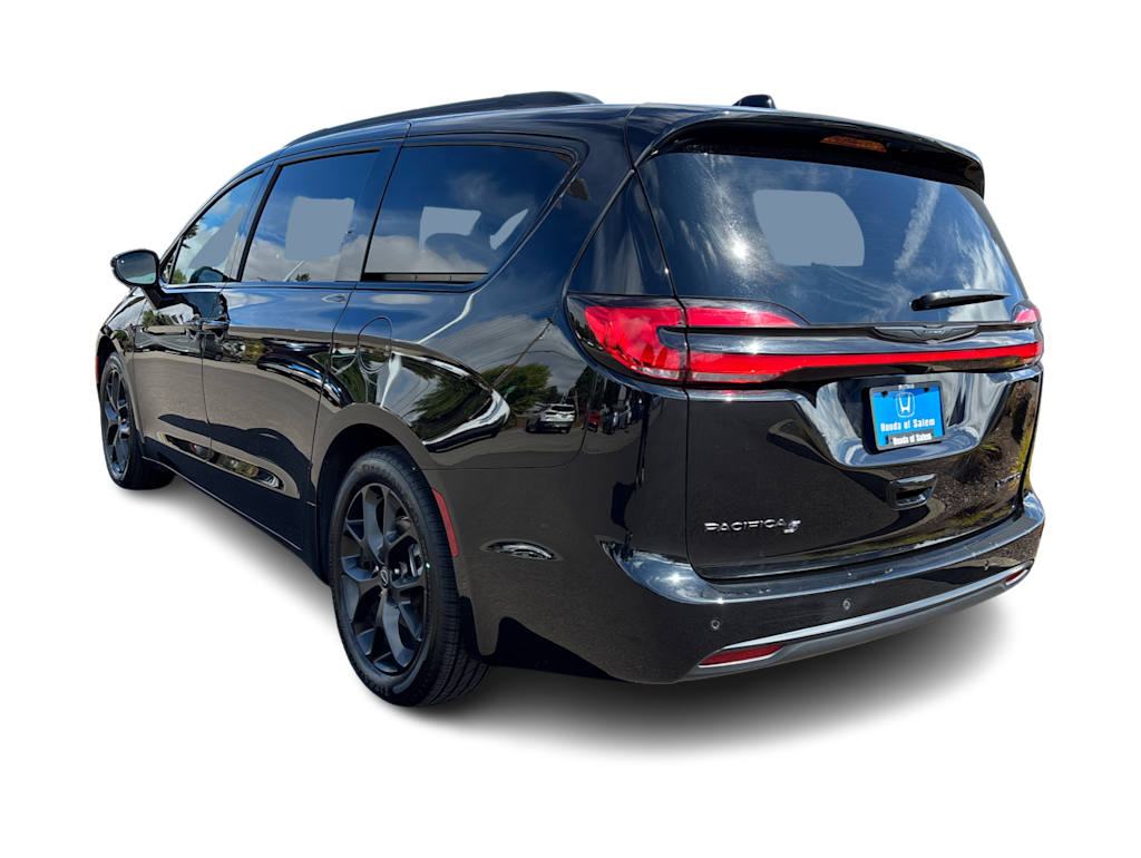 Thumbnail: 2025 Chrysler Pacifica - 3