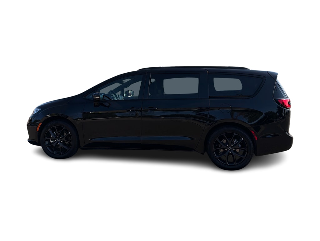 Thumbnail: 2025 Chrysler Pacifica - 3