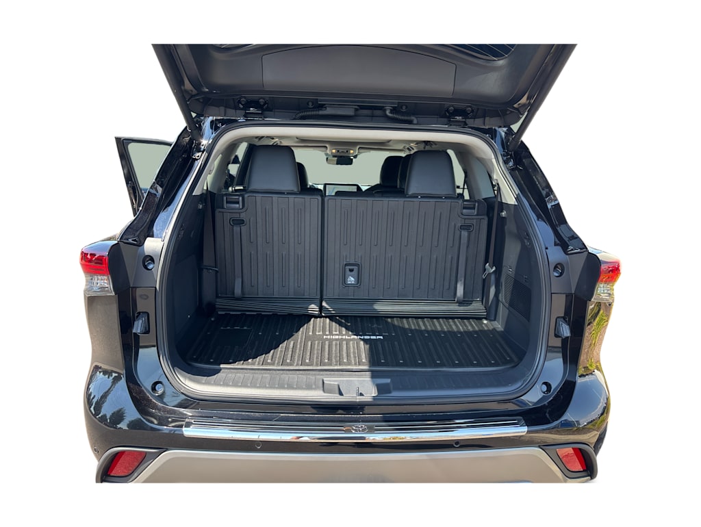 Thumbnail: 2026 Toyota Highlander - 17