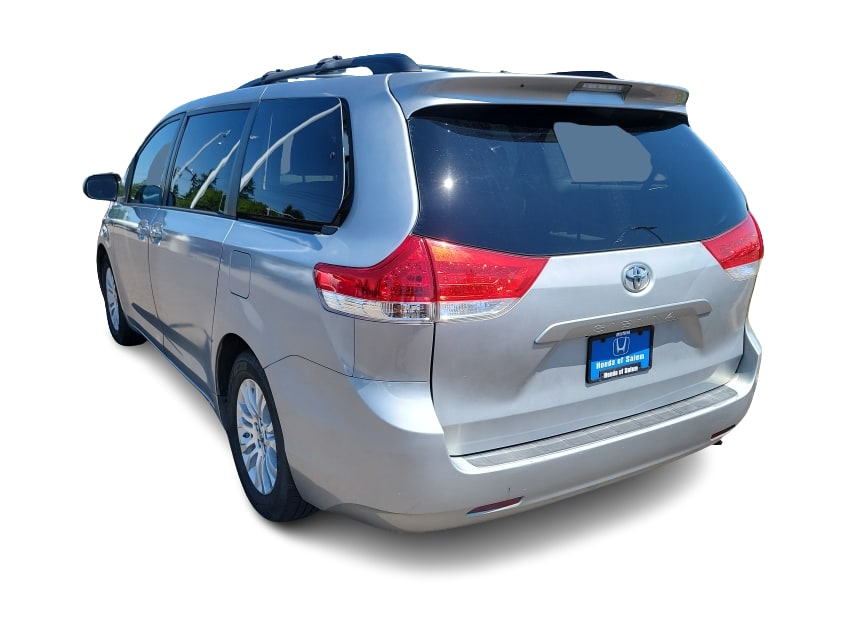 Thumbnail: 2012 Toyota Sienna - 4