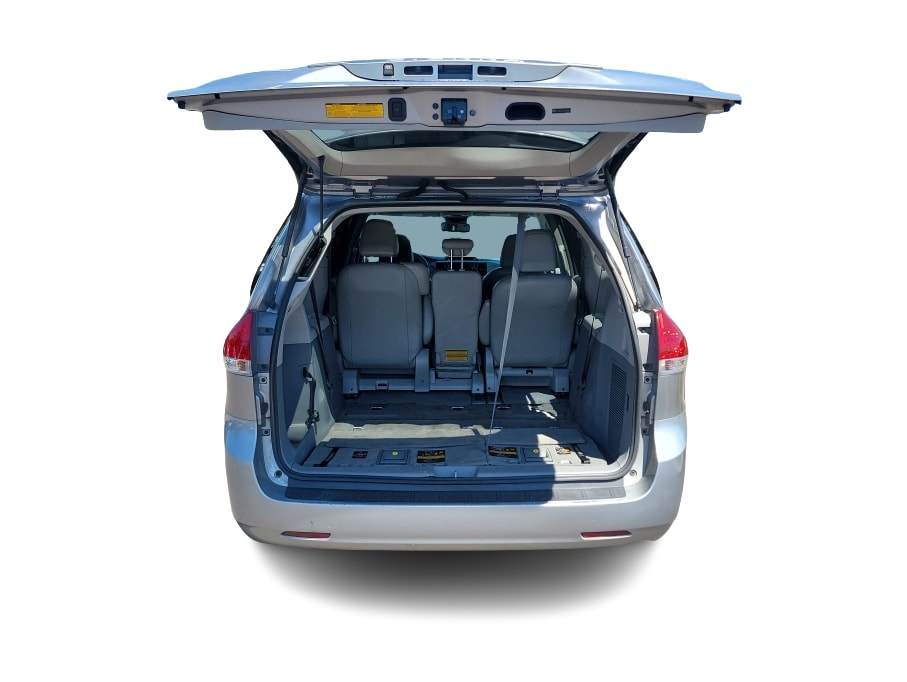 Thumbnail: 2012 Toyota Sienna - 17