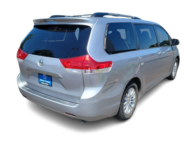 Thumbnail: 2012 Toyota Sienna - 22