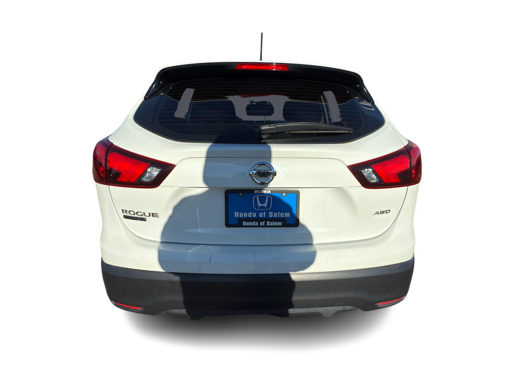 Thumbnail: 2018 Nissan Rogue Sport - 4