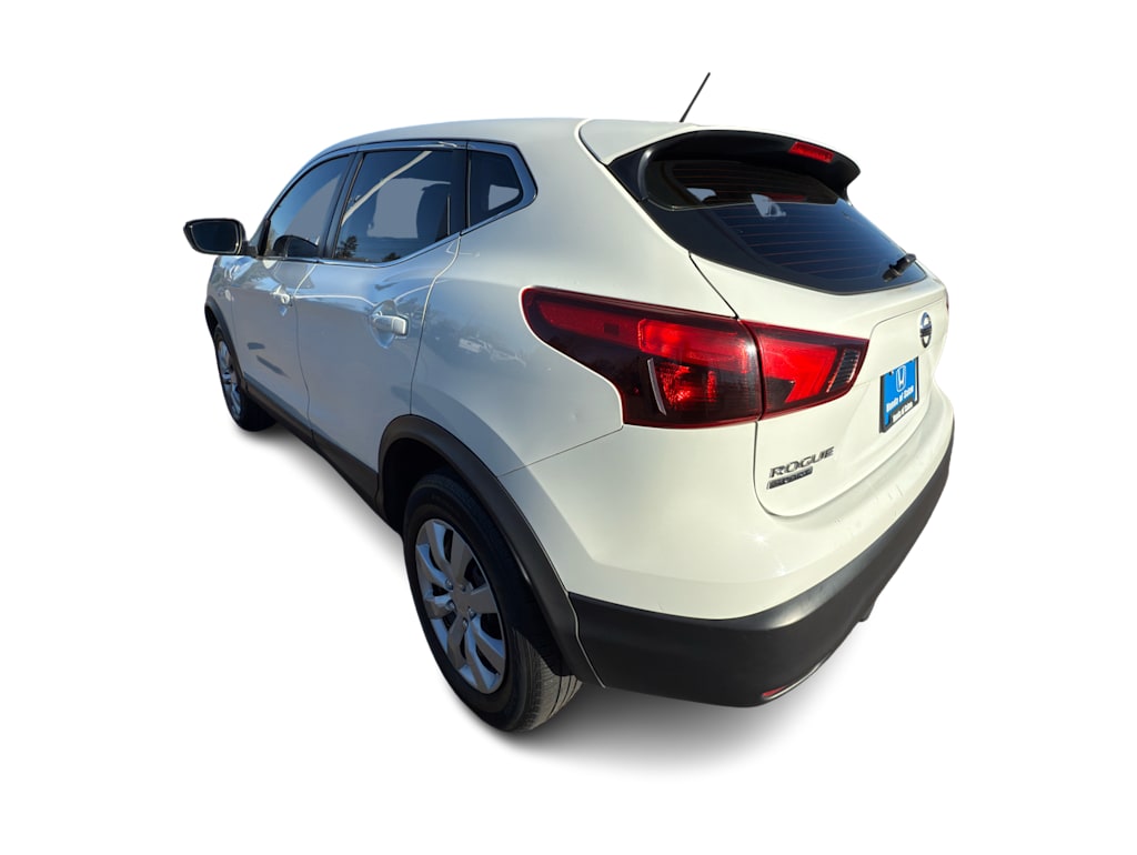 Thumbnail: 2018 Nissan Rogue Sport - 3