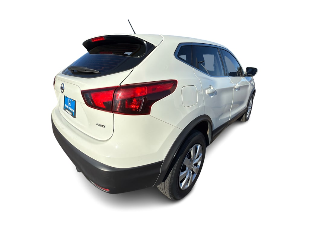 Thumbnail: 2018 Nissan Rogue Sport - 20