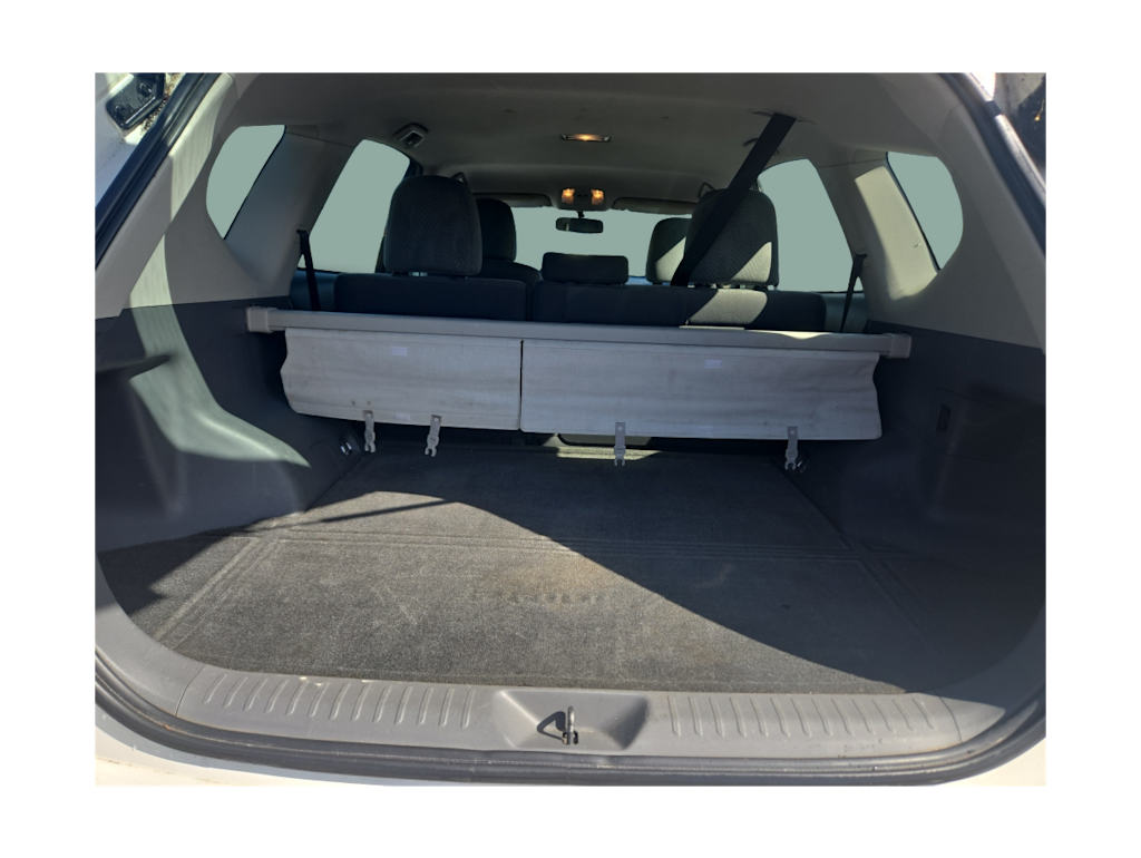 Thumbnail: 2012 Toyota Prius v - 14