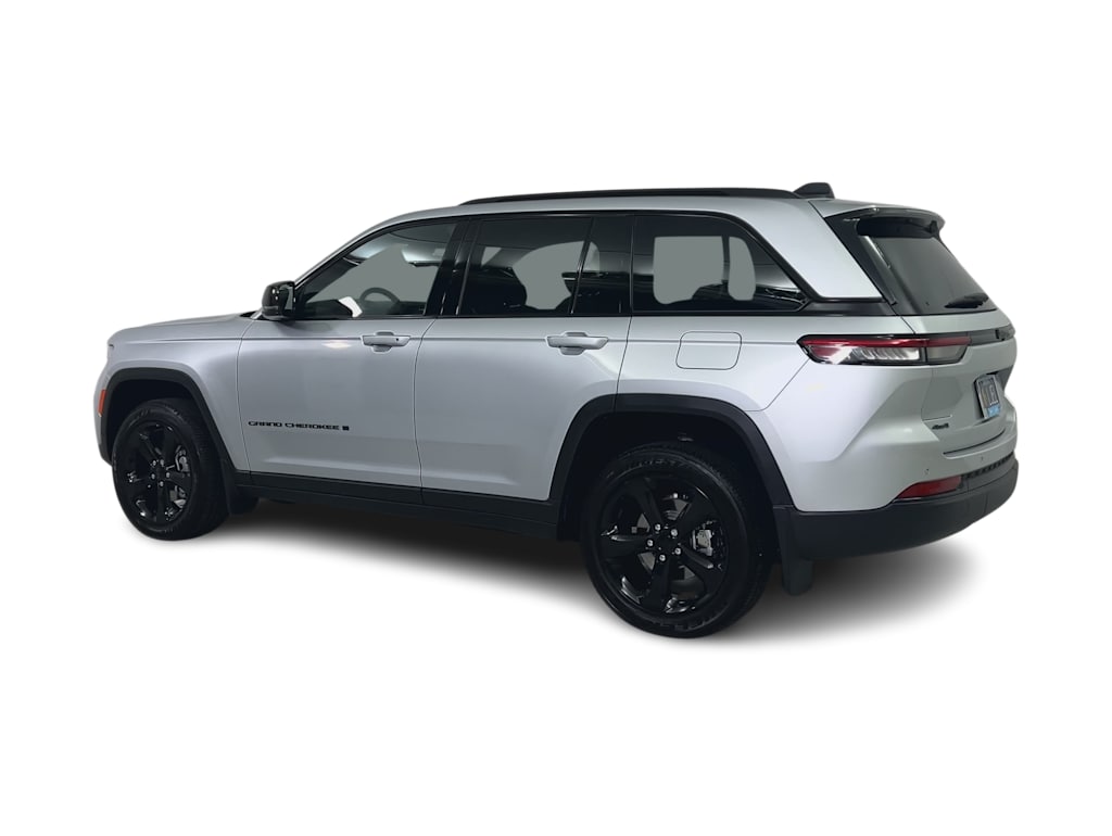 Thumbnail: 2023 Jeep Grand Cherokee - 3