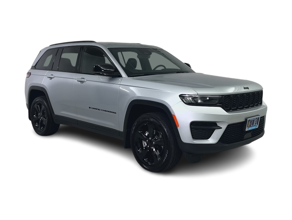 Thumbnail: 2023 Jeep Grand Cherokee - 17