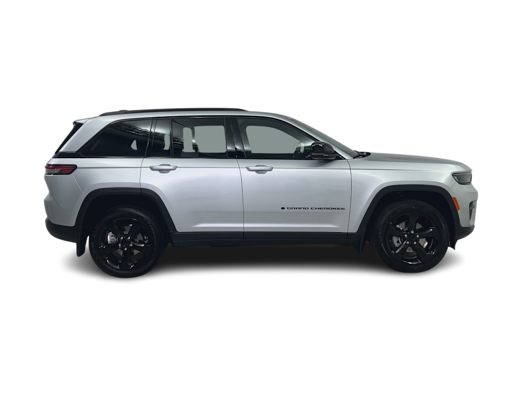 Thumbnail: 2023 Jeep Grand Cherokee - 18