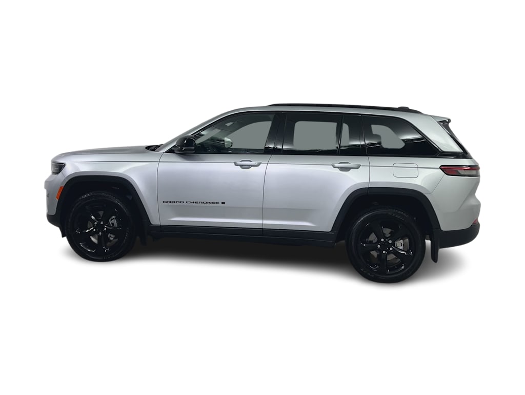 Thumbnail: 2023 Jeep Grand Cherokee - 14