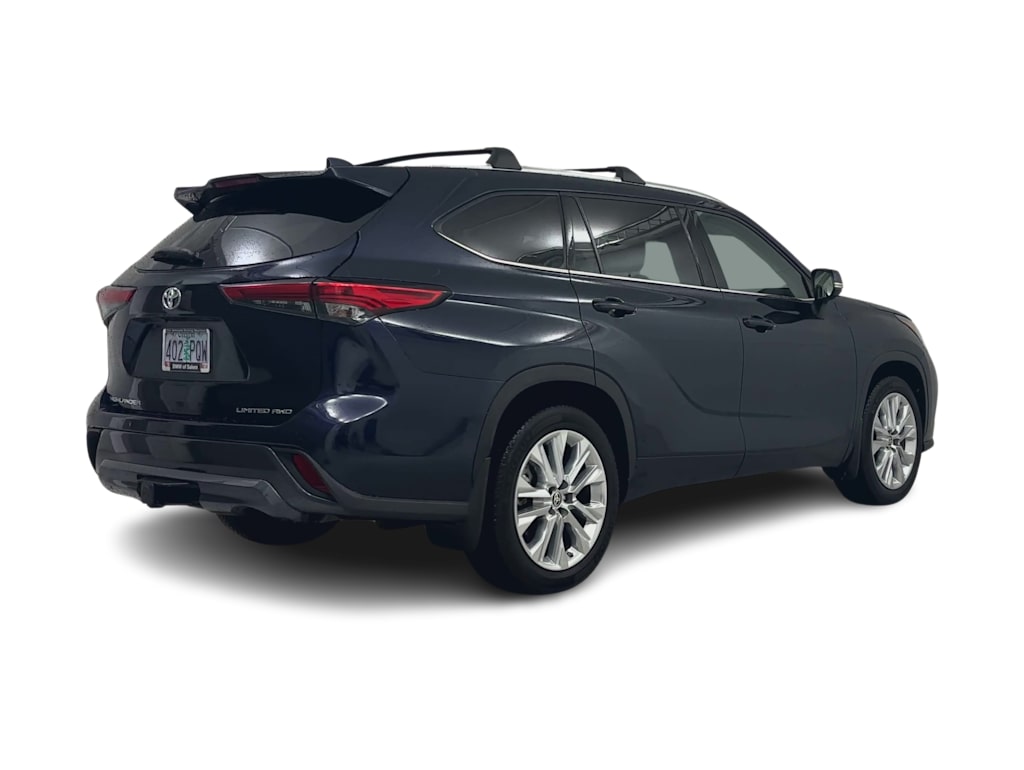 Thumbnail: 2021 Toyota Highlander - 17