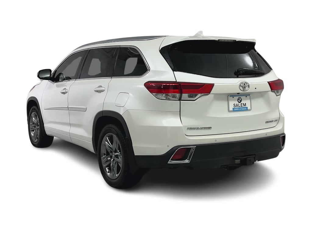 Thumbnail: 2017 Toyota Highlander - 4
