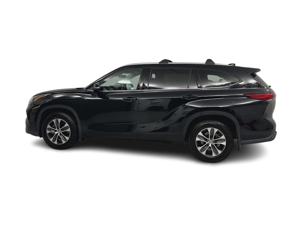 Thumbnail: 2021 Toyota Highlander - 3