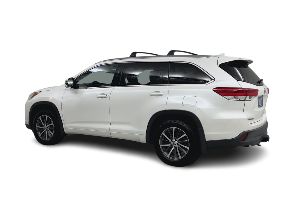 Thumbnail: 2017 Toyota Highlander - 3