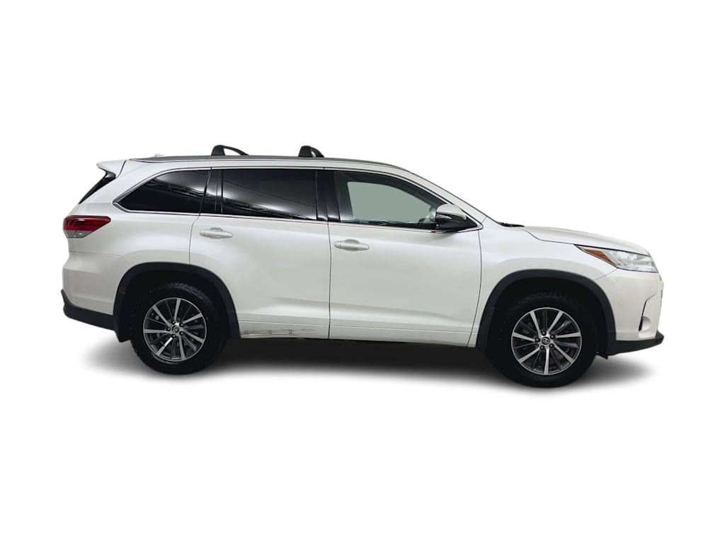 Thumbnail: 2017 Toyota Highlander - 20