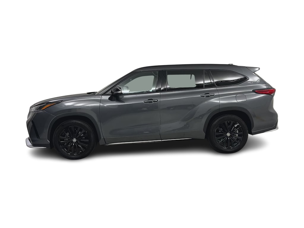 Thumbnail: 2023 Toyota Highlander - 17