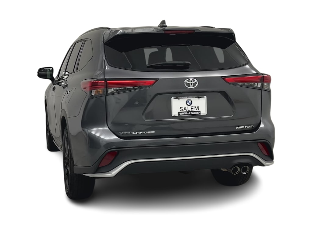 Thumbnail: 2023 Toyota Highlander - 4