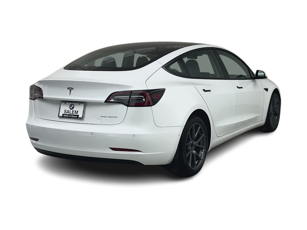 Thumbnail: 2022 Tesla Model 3 - 15