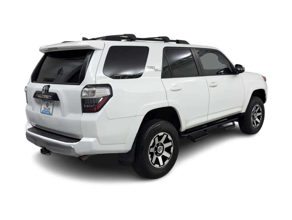 Thumbnail: 2020 Toyota 4Runner - 18