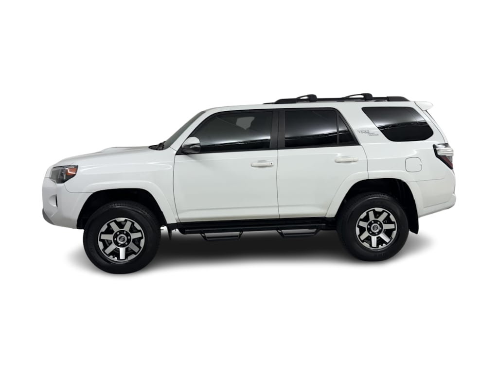 Thumbnail: 2020 Toyota 4Runner - 3