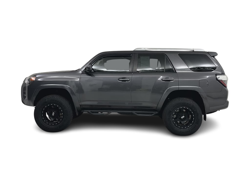 Thumbnail: 2016 Toyota 4Runner - 19