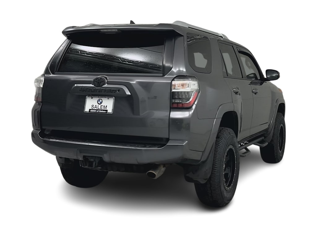 Thumbnail: 2016 Toyota 4Runner - 18