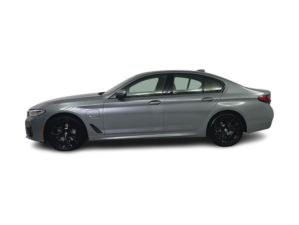 Thumbnail: 2023 BMW 5 Series - 16