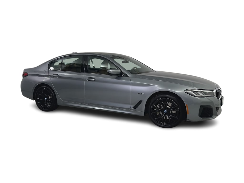 Thumbnail: 2023 BMW 5 Series - 18