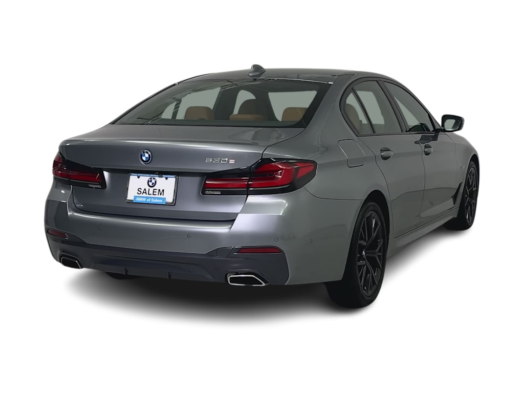 Thumbnail: 2023 BMW 5 Series - 15