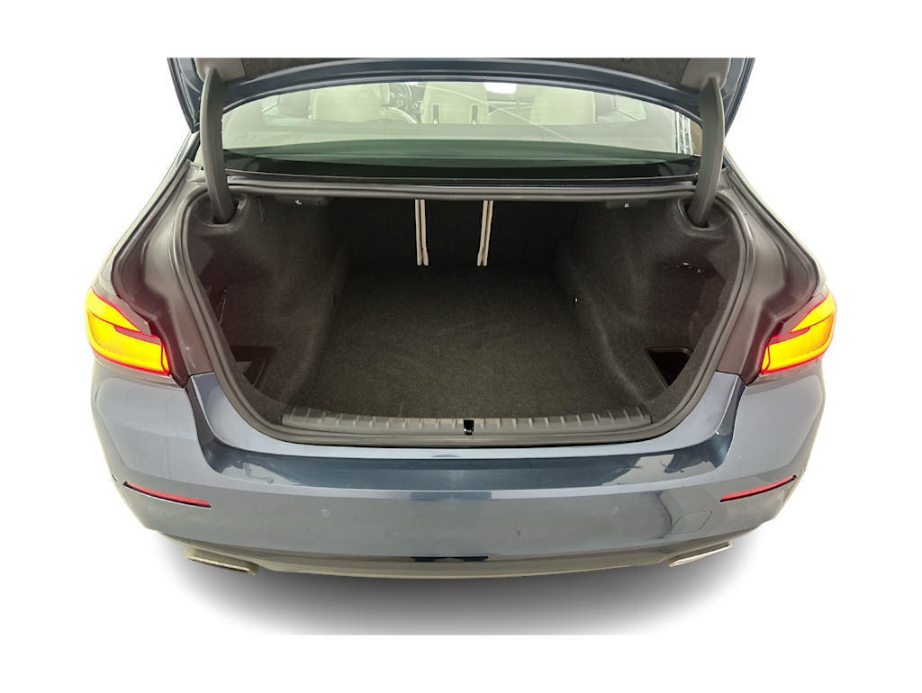 Thumbnail: 2023 BMW 5 Series - 13