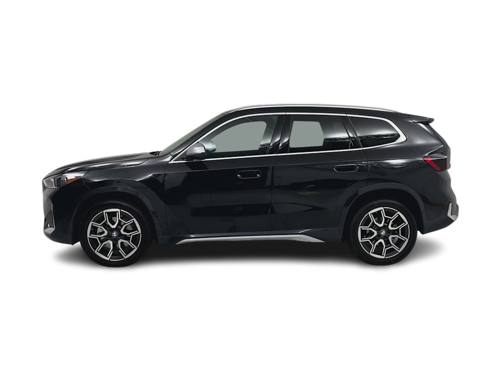 Thumbnail: 2023 BMW X1 - 17