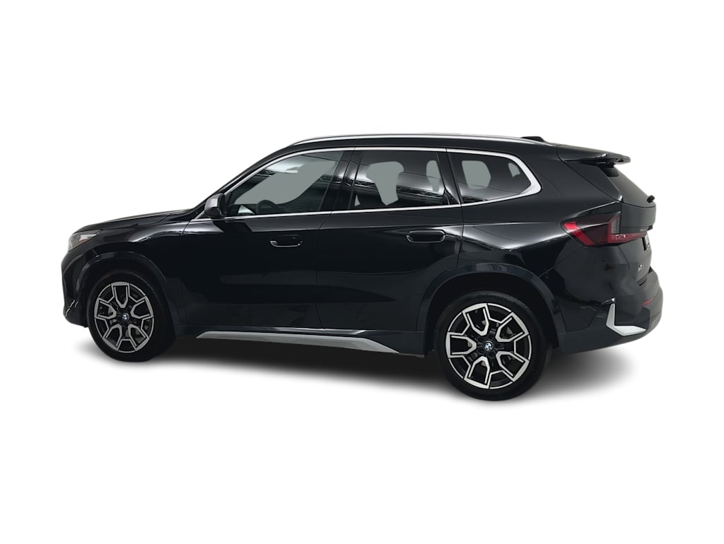 Thumbnail: 2023 BMW X1 - 3