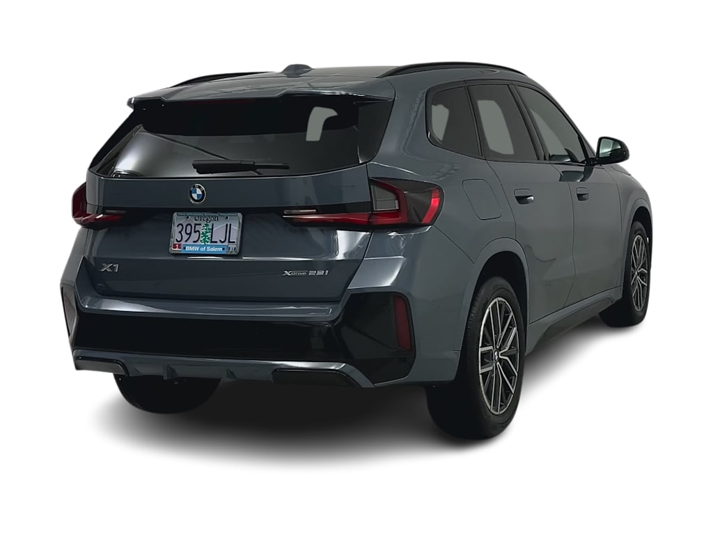 Thumbnail: 2023 BMW X1 - 15