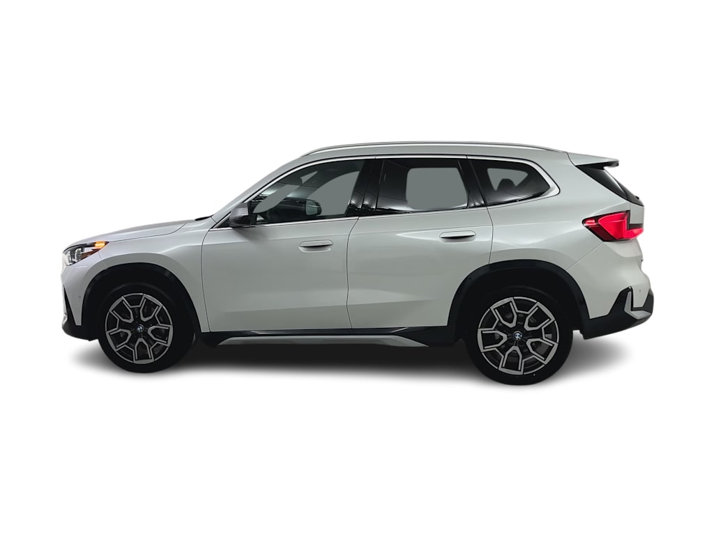 Thumbnail: 2023 BMW X1 - 3