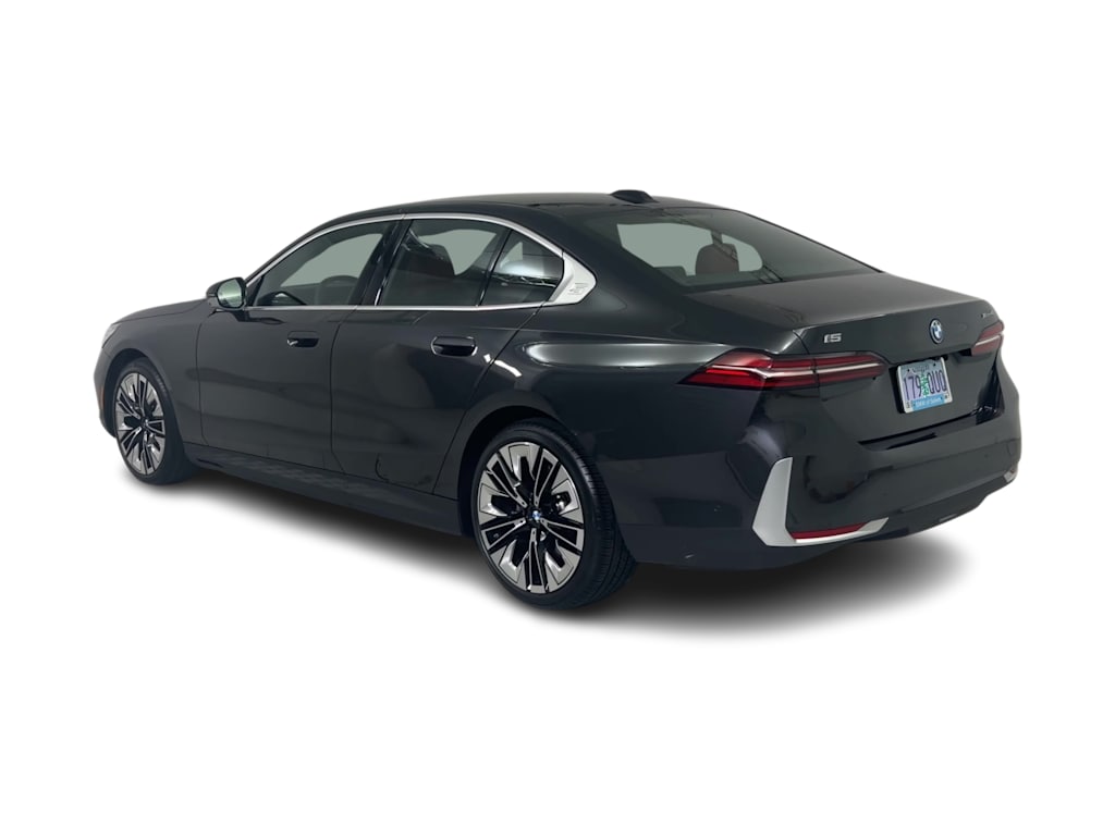 Thumbnail: 2026 BMW i5 - 4