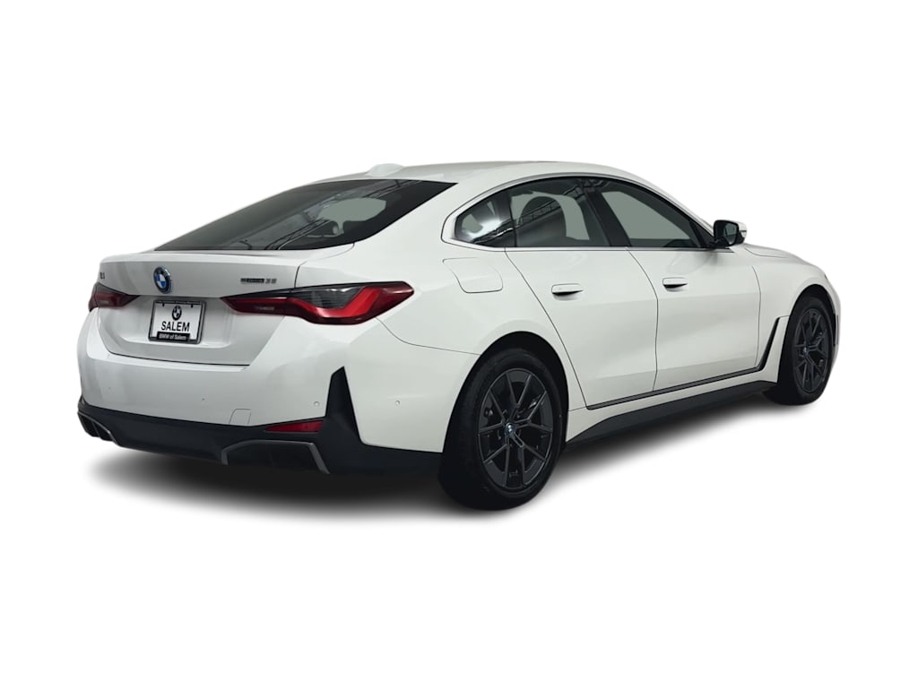 Thumbnail: 2024 BMW i4 - 18