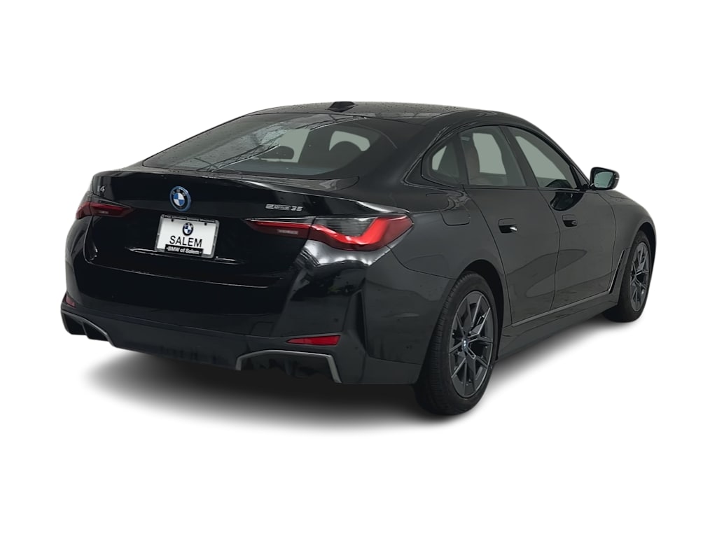 Thumbnail: 2023 BMW i4 - 17