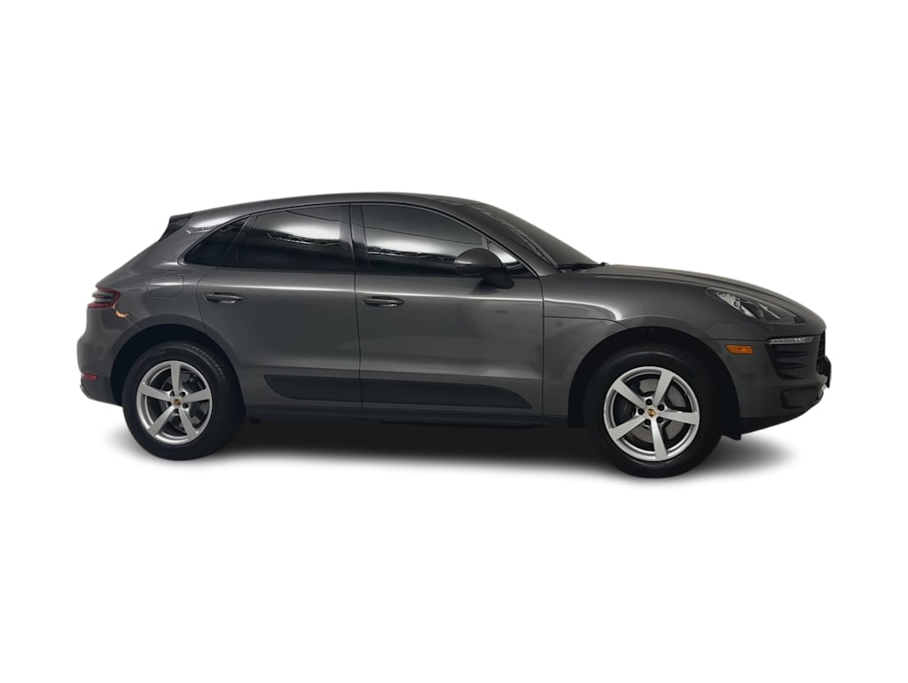 Thumbnail: 2018 Porsche Macan - 18