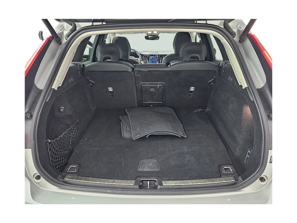 2022 Volvo XC60 T8 Inscription 17