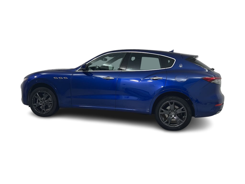 Thumbnail: 2021 Maserati Levante - 3