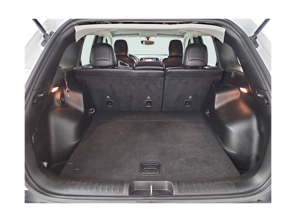 Thumbnail: 2019 Jeep Cherokee - 17