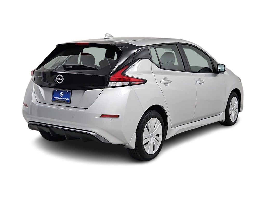 Thumbnail: 2025 Nissan Leaf - 17