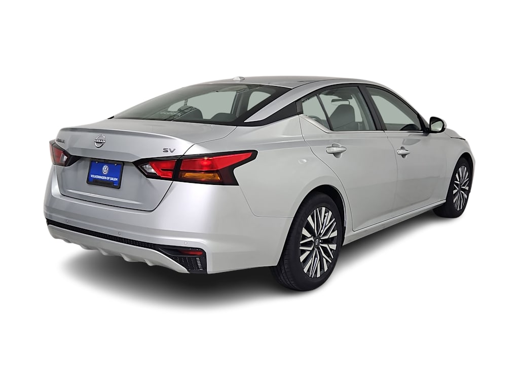 Thumbnail: 2023 Nissan Altima - 21