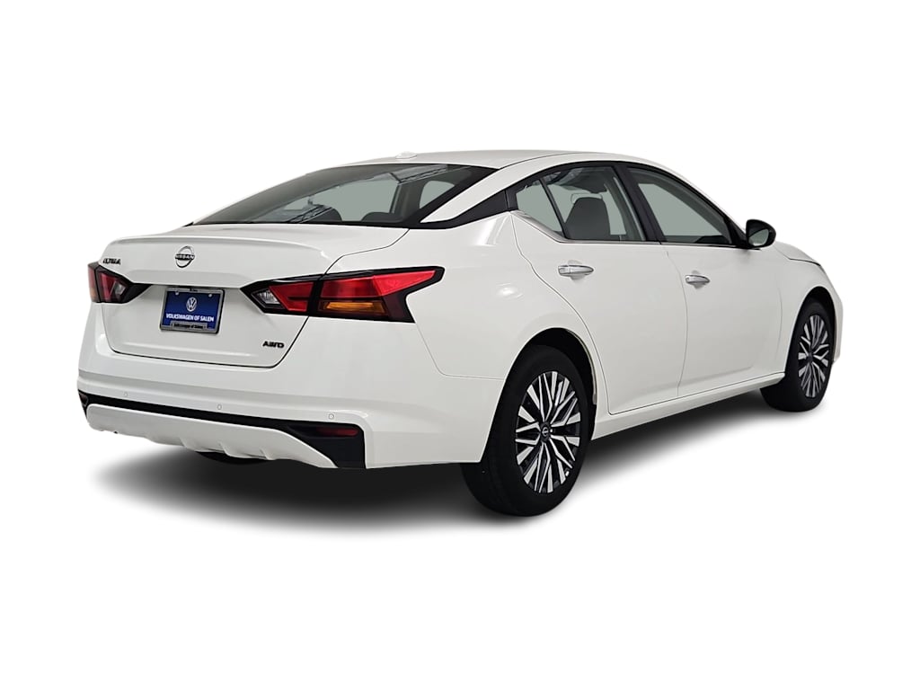 Thumbnail: 2025 Nissan Altima - 21