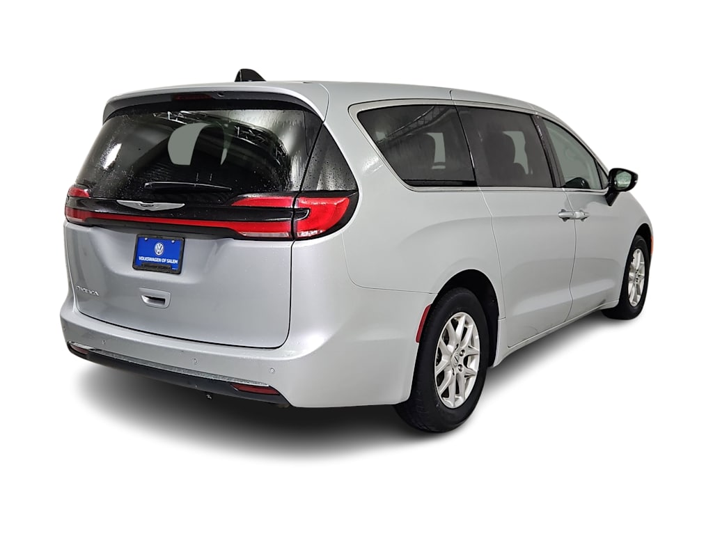 Thumbnail: 2024 Chrysler Pacifica - 19