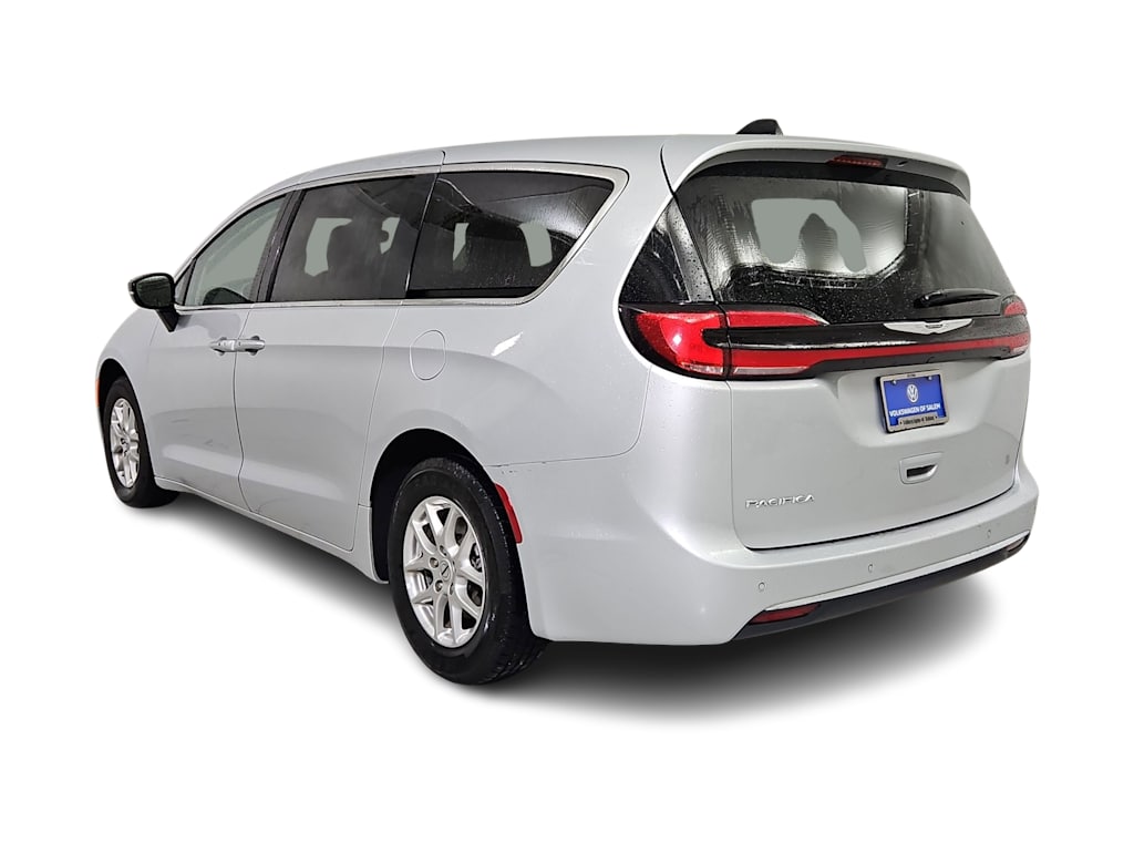 Thumbnail: 2024 Chrysler Pacifica - 4