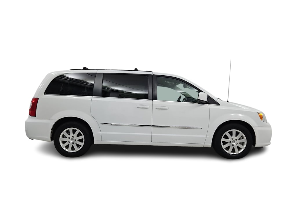 2014 Chrysler Town & Country Touring 21